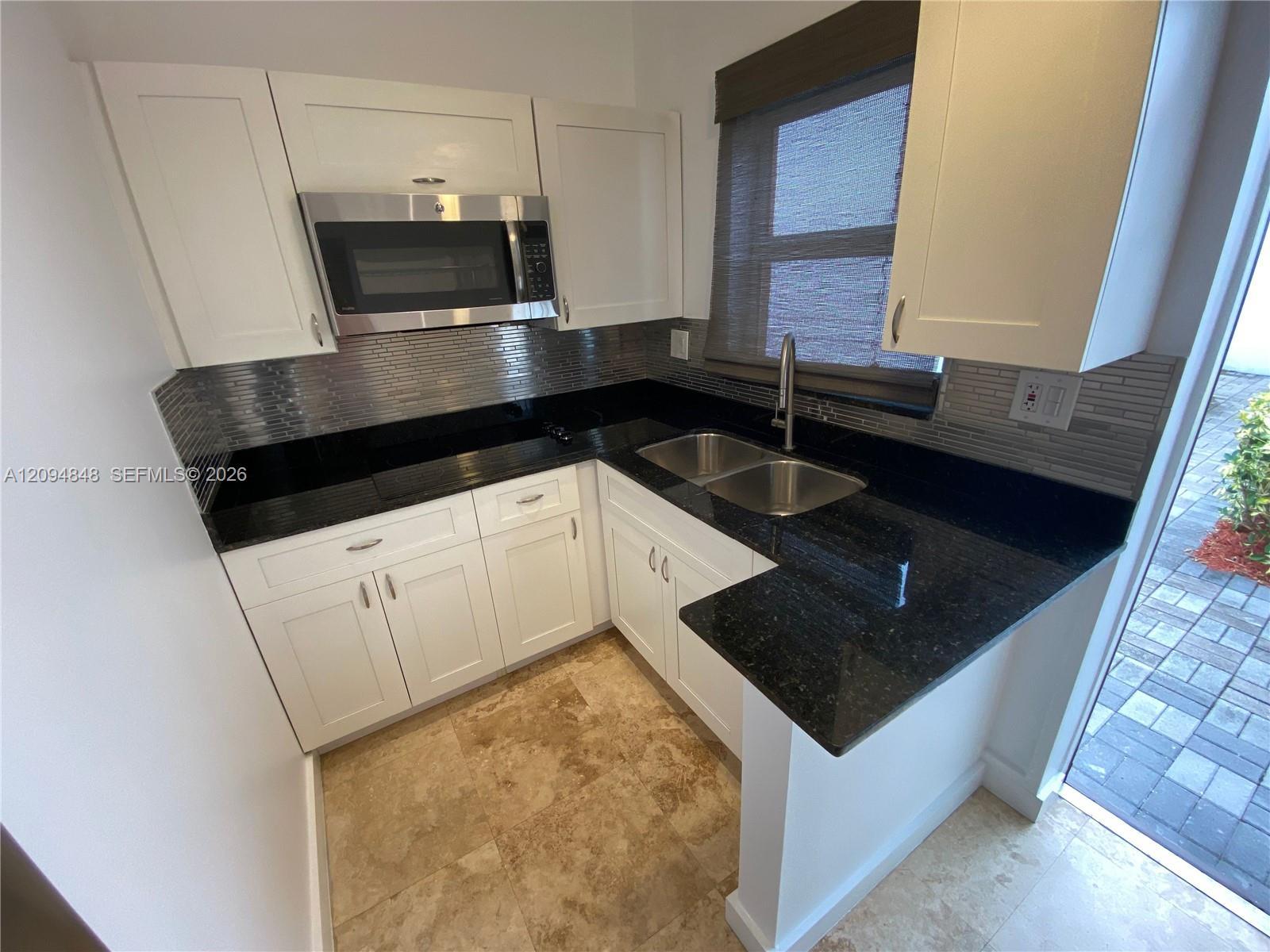 905 SE 2nd Ct, Fort Lauderdale FL 33301 photo 3