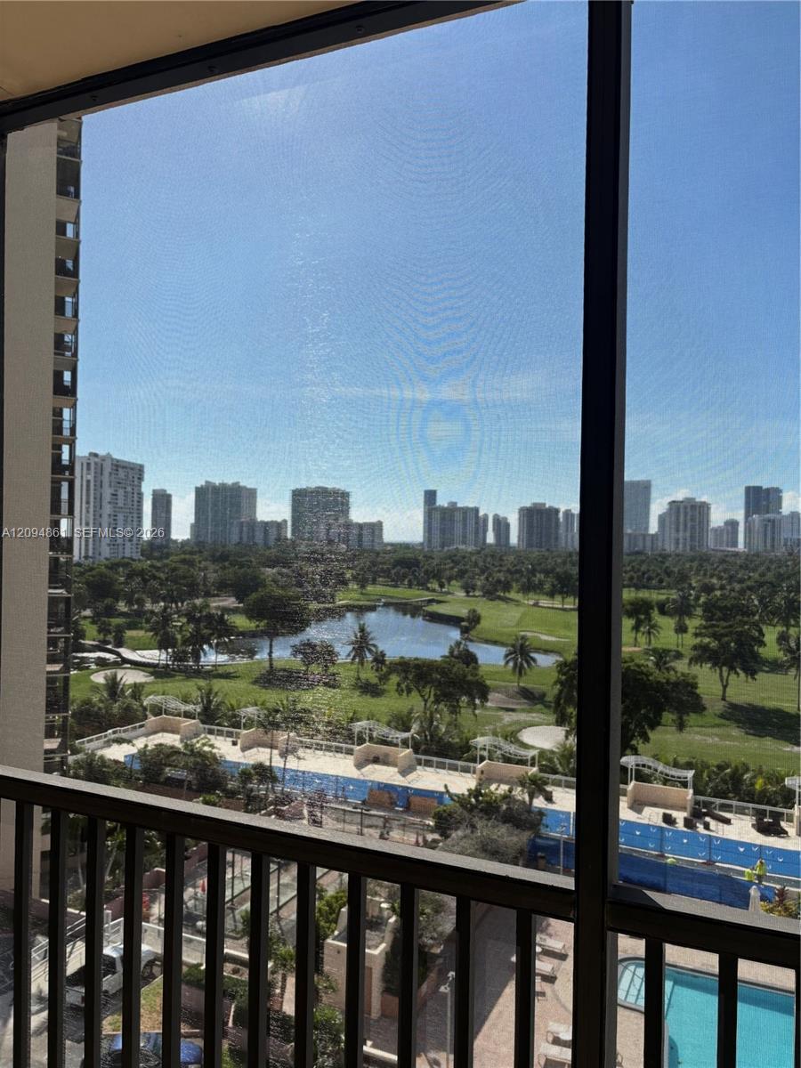 20301 W Country Club Dr # 1025, Aventura FL 33180 photo 2