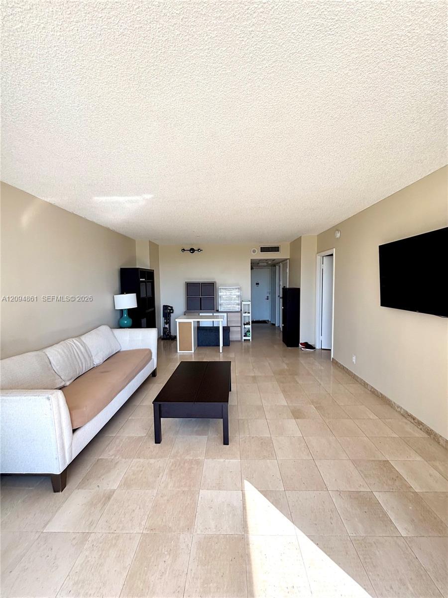 20301 W Country Club Dr # 1025, Aventura FL 33180 photo 5