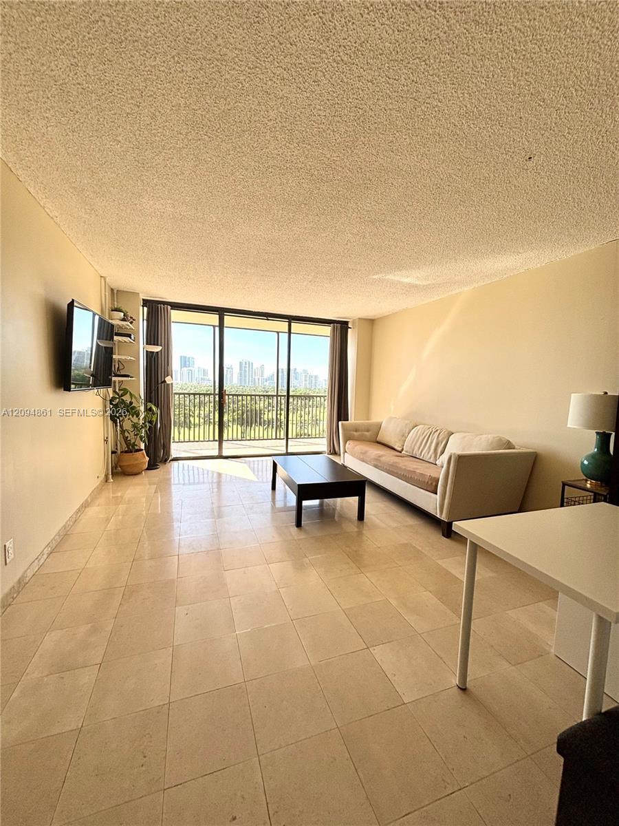 20301 W Country Club Dr # 1025, Aventura FL 33180 photo 4