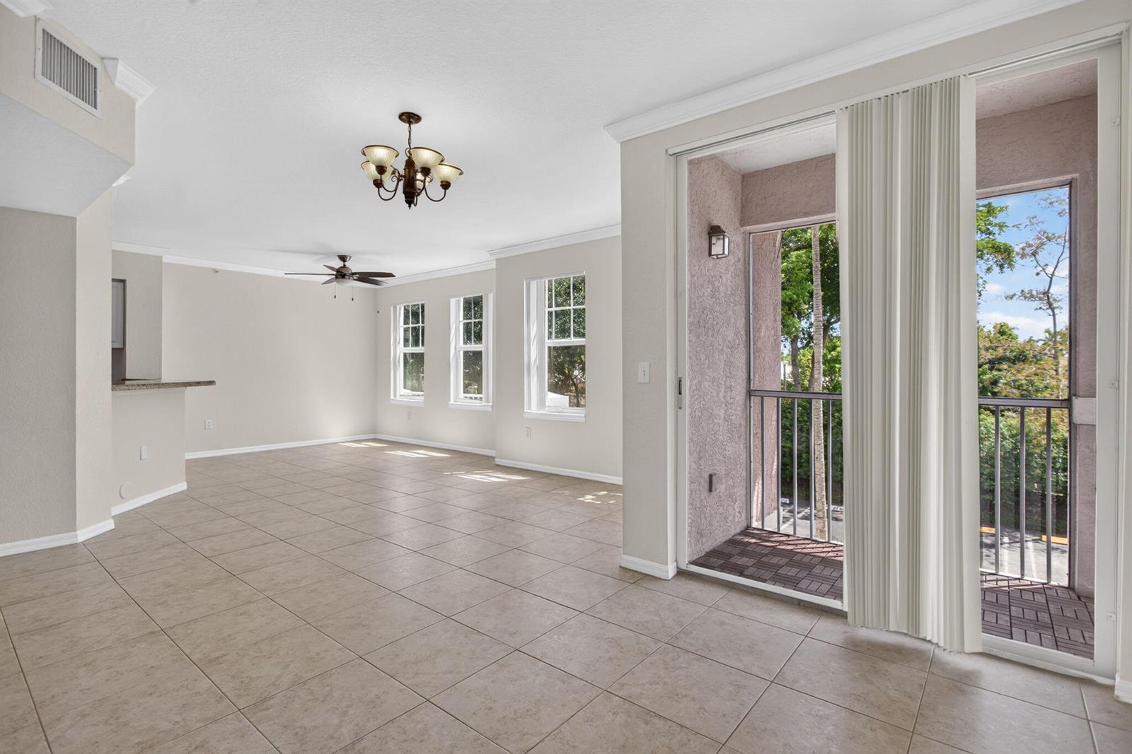 6380 W SAMPLE Road # 6380, Coral Springs FL 33067 photo 4