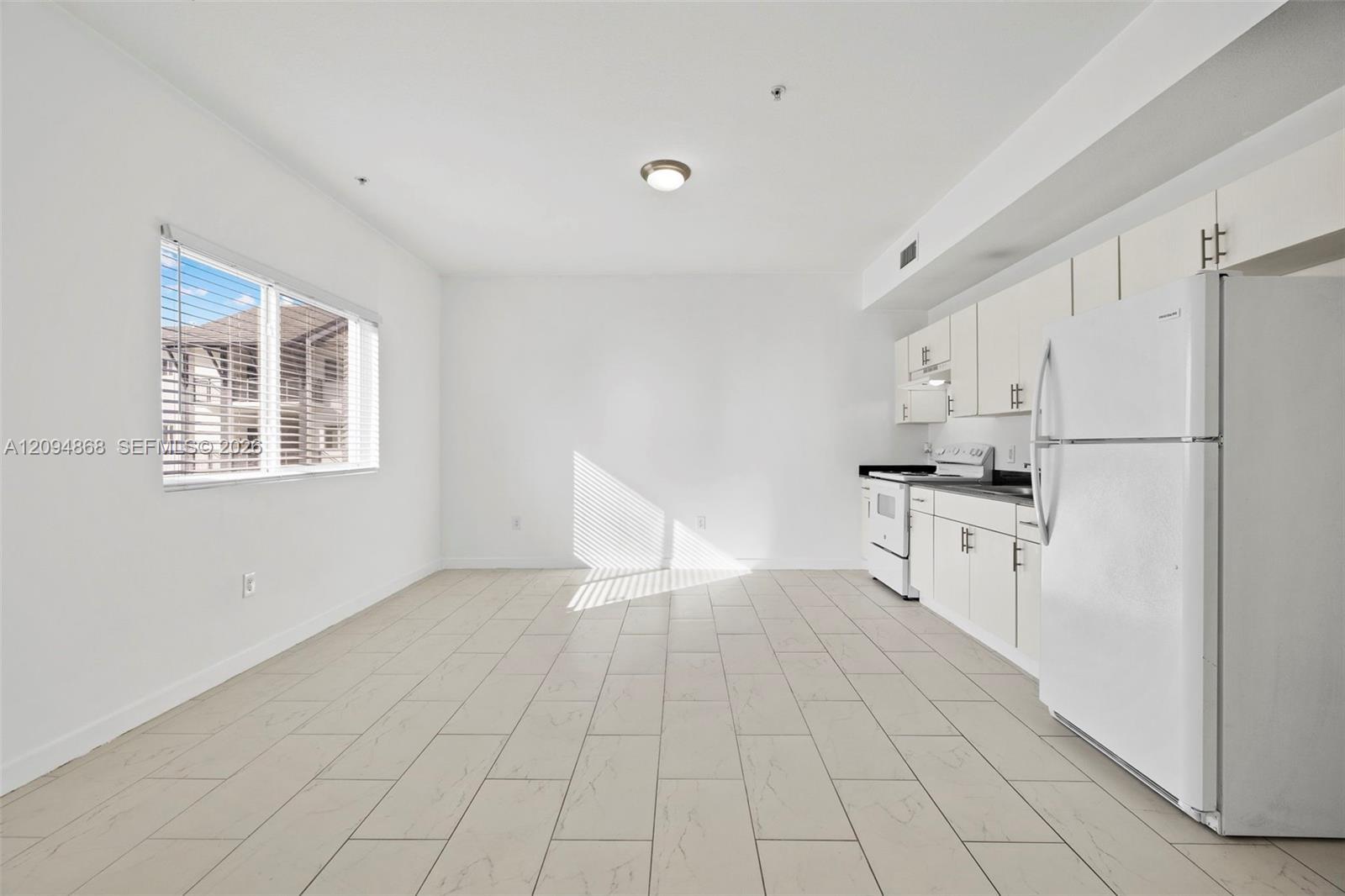 405 E 7th St # 303, Hialeah FL 33010 photo 3