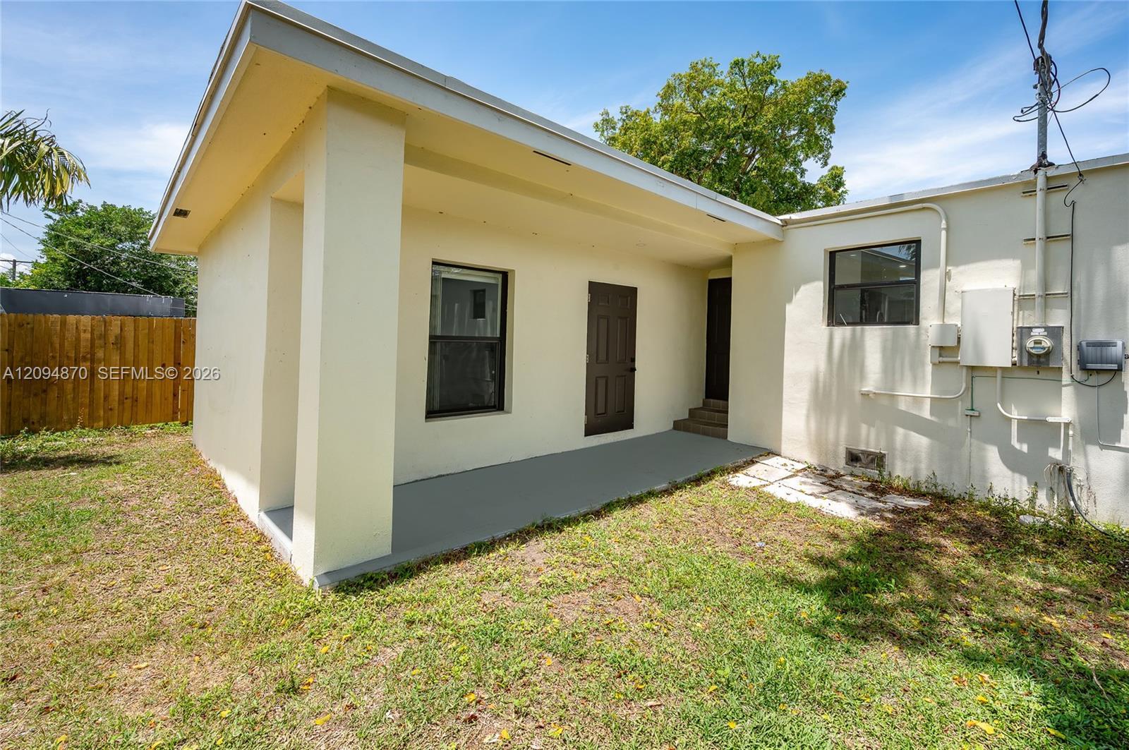 2106 Plunkett Ct, Hollywood FL 33020 photo 4