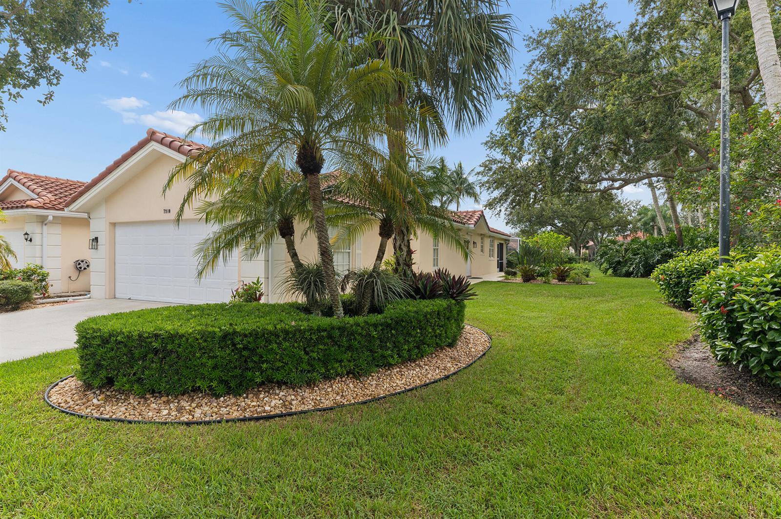 7910 Pine Island Way, West Palm Beach FL 33411 photo 2