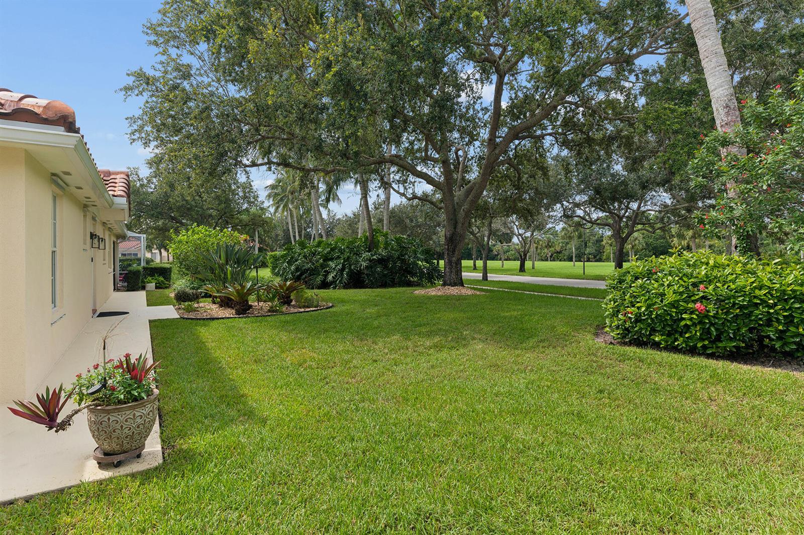 7910 Pine Island Way, West Palm Beach FL 33411 photo 3