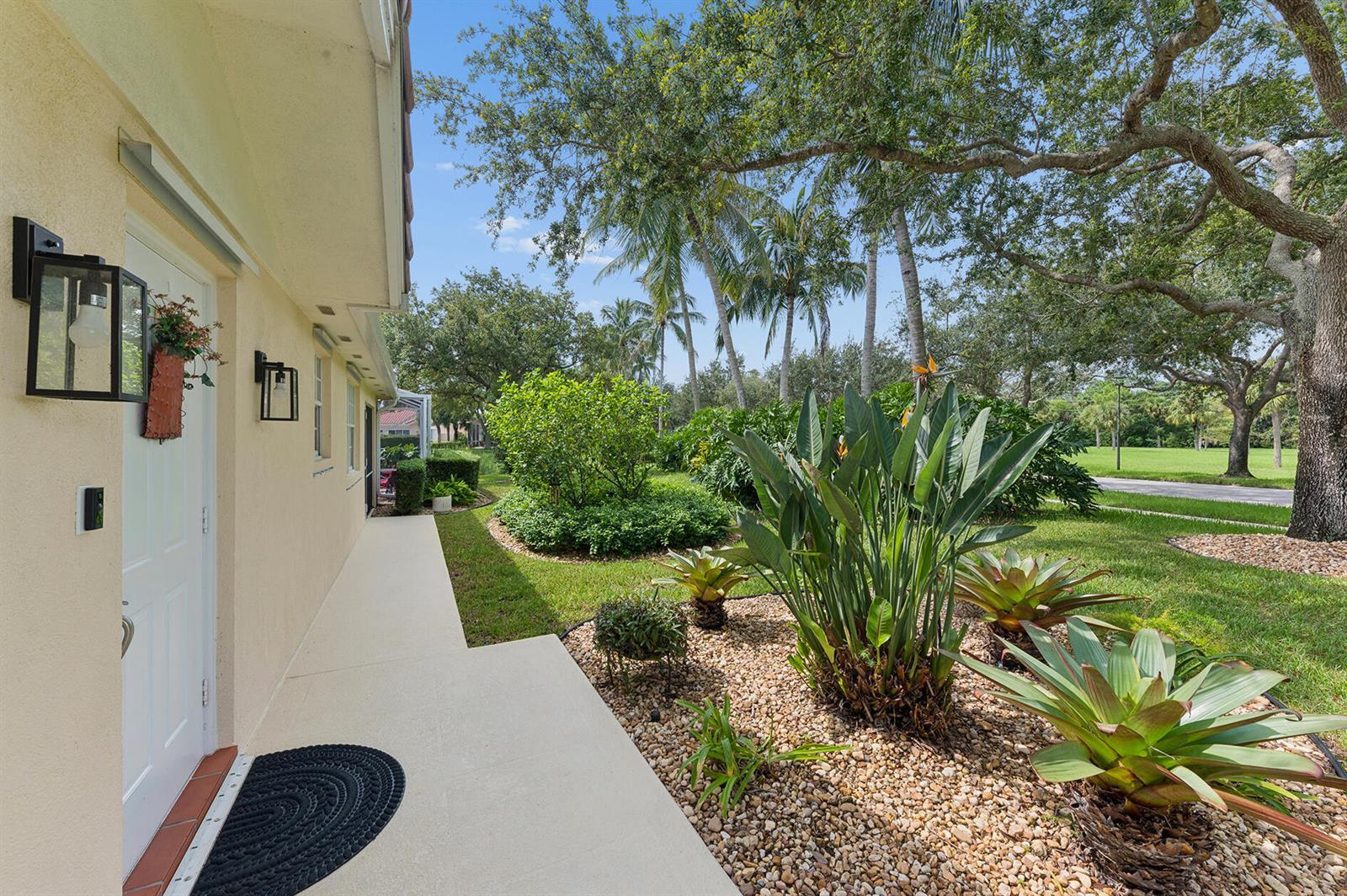 7910 Pine Island Way, West Palm Beach FL 33411 photo 4