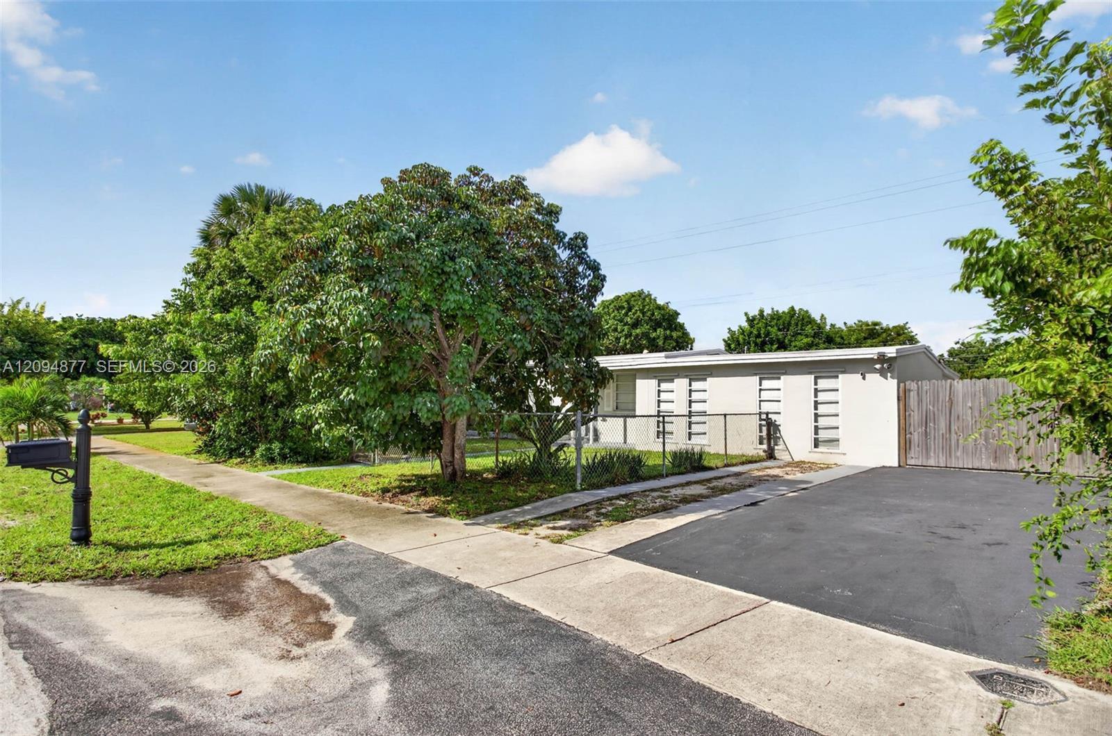 5197 NE 14th Ave, Pompano Beach FL 33064 photo 3
