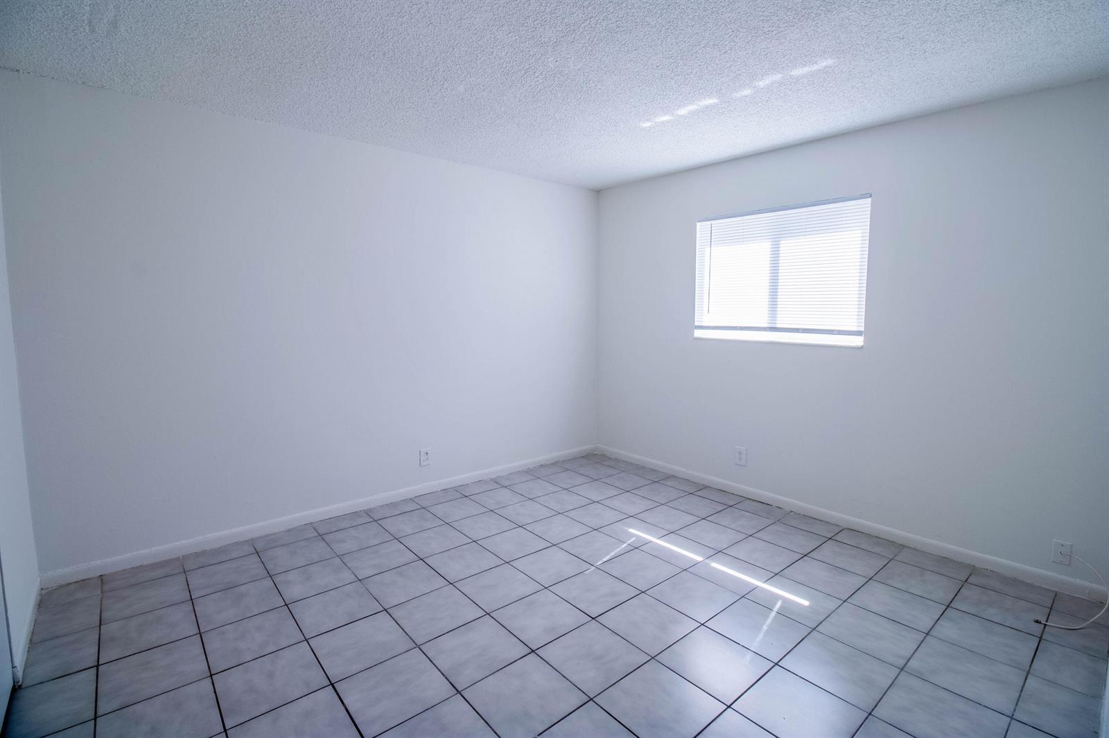 1727 LIBERTY Street # 4, Hollywood FL 33020 photo 5
