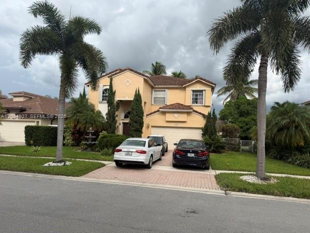 1021 NW 185th Ave, Pembroke Pines FL 33029