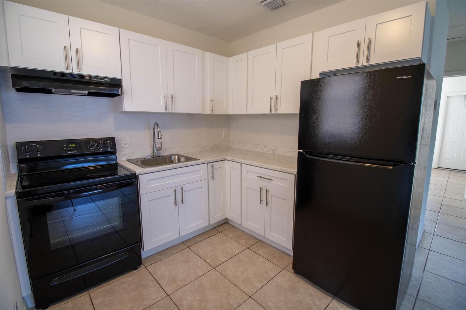 835 SW 4TH Street # 4, Fort Lauderdale FL 33312 photo 3