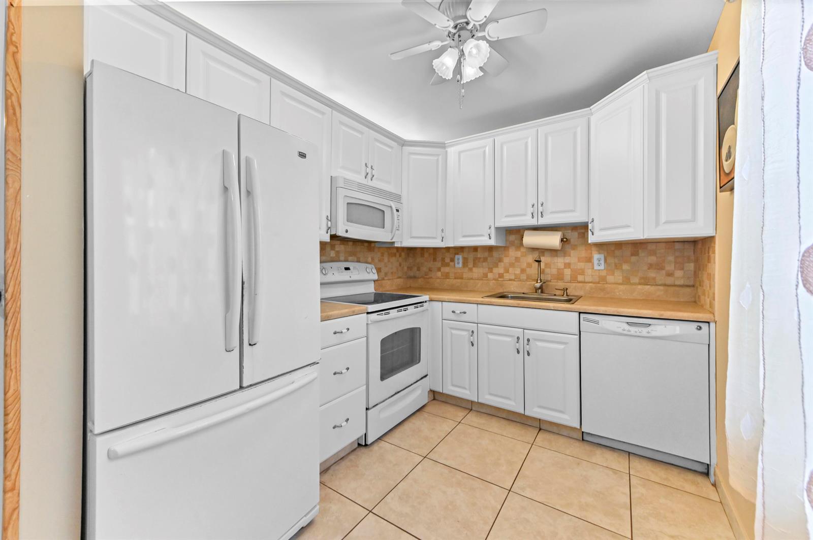 426 Burgundy I, Delray Beach FL 33484 photo 5
