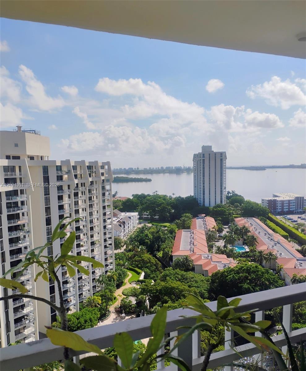 2000 Towerside Ter, Miami FL 33138 photo 2
