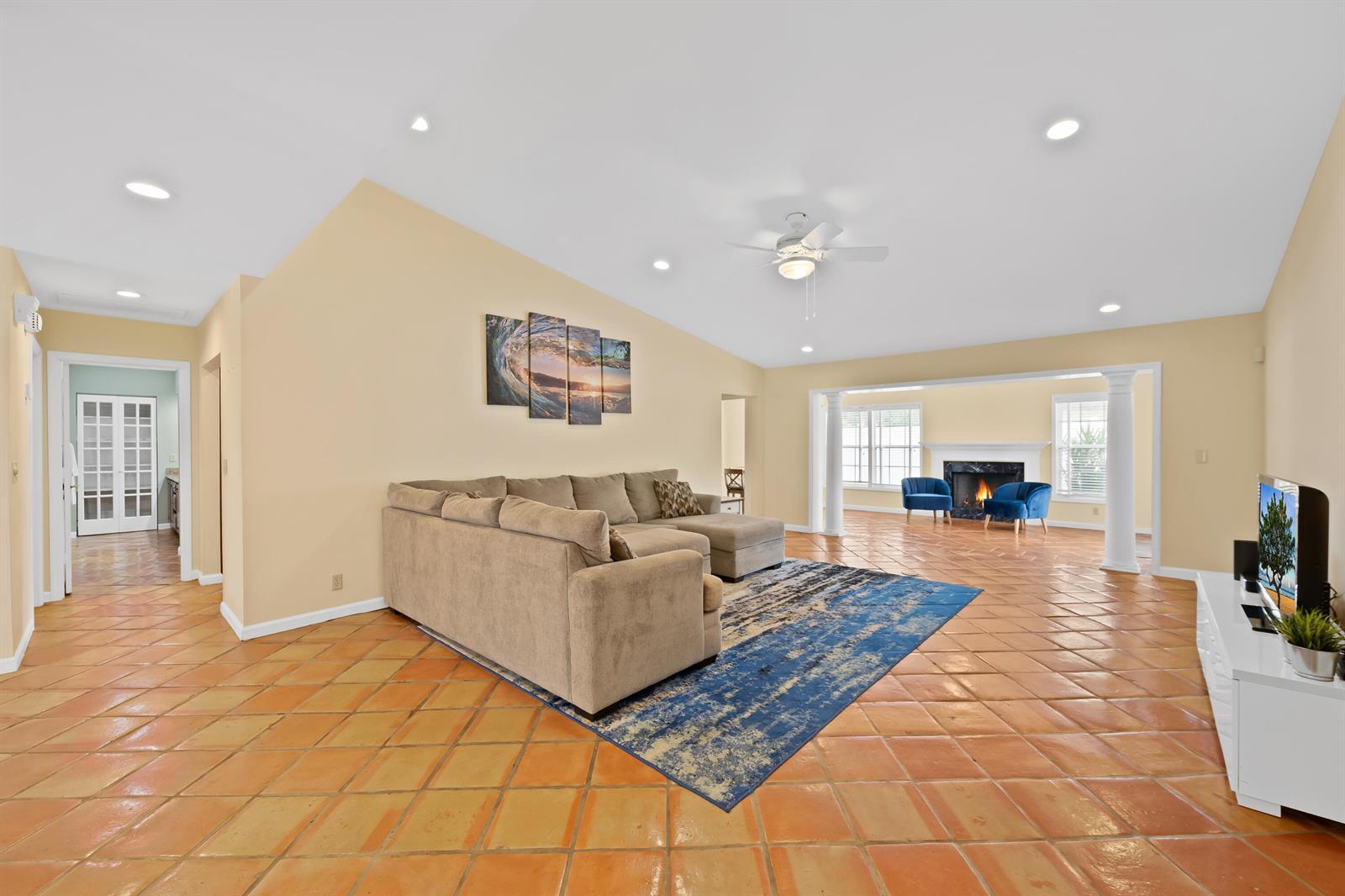 6760 HOLLANDAIRE Drive W, Boca Raton FL 33433 photo 2
