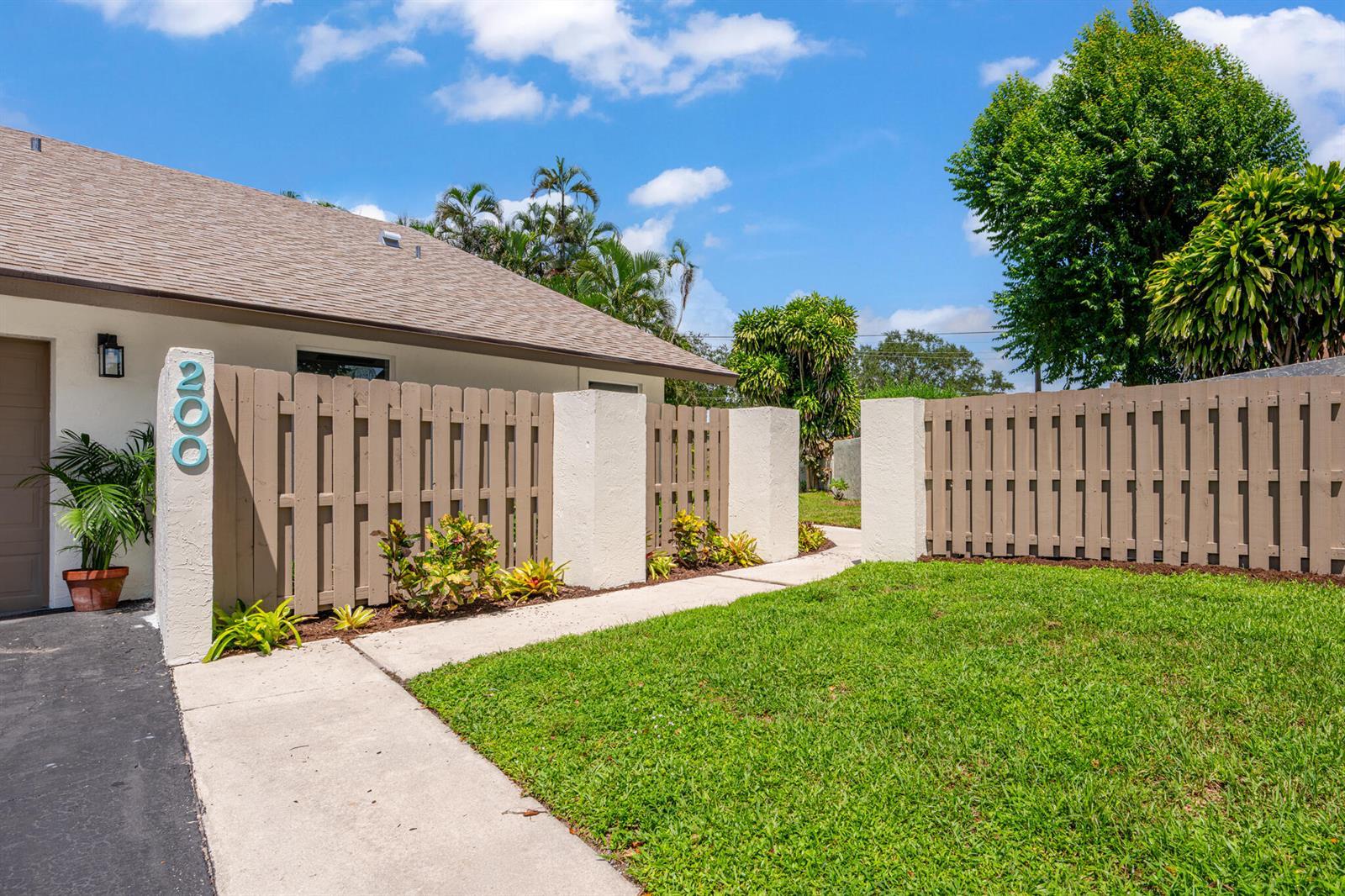 200 SW 29th Avenue, Delray Beach FL 33445 photo 3