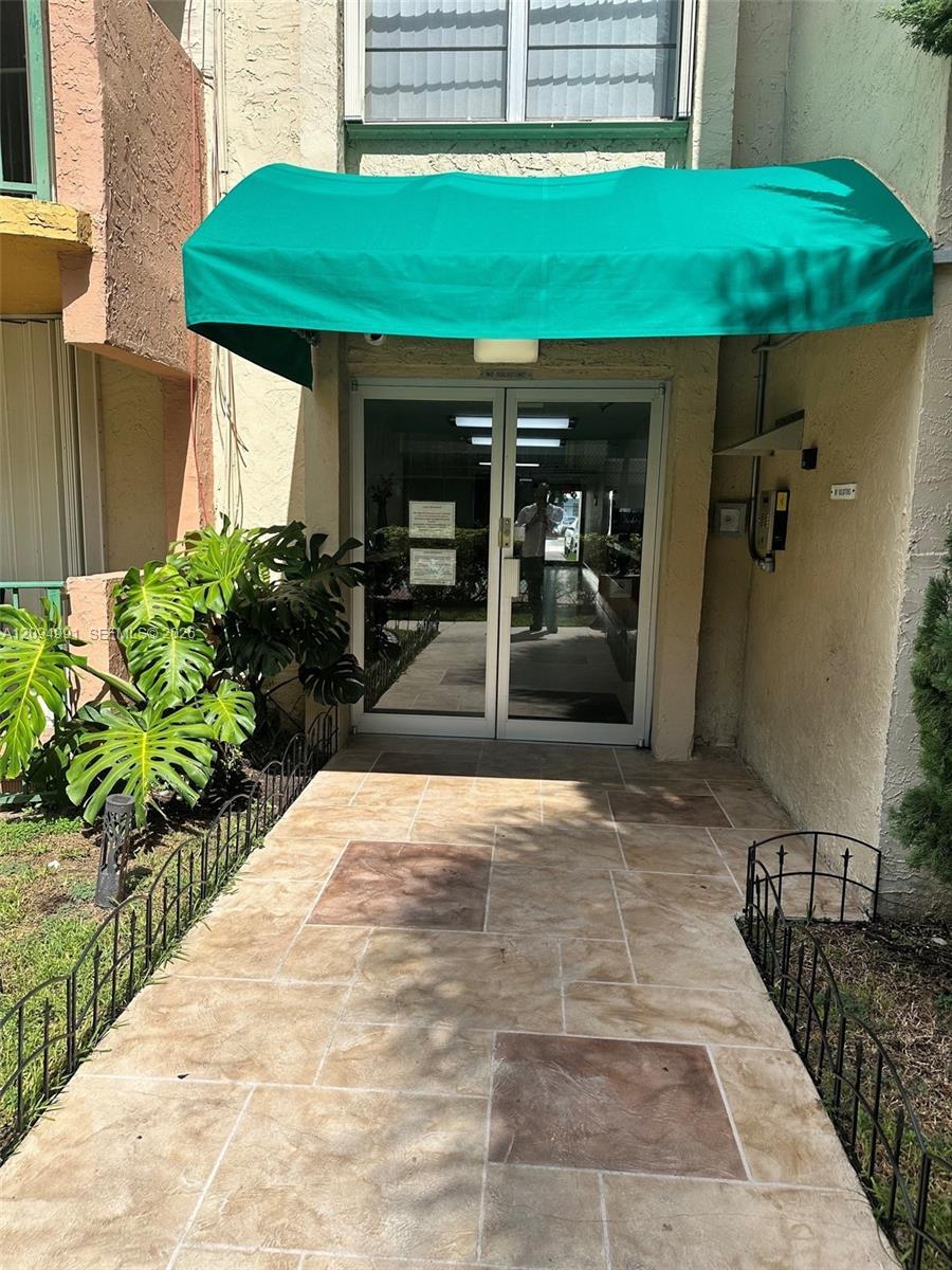 9360 Fontainebleau Blvd # 410, Miami FL 33172 photo 2