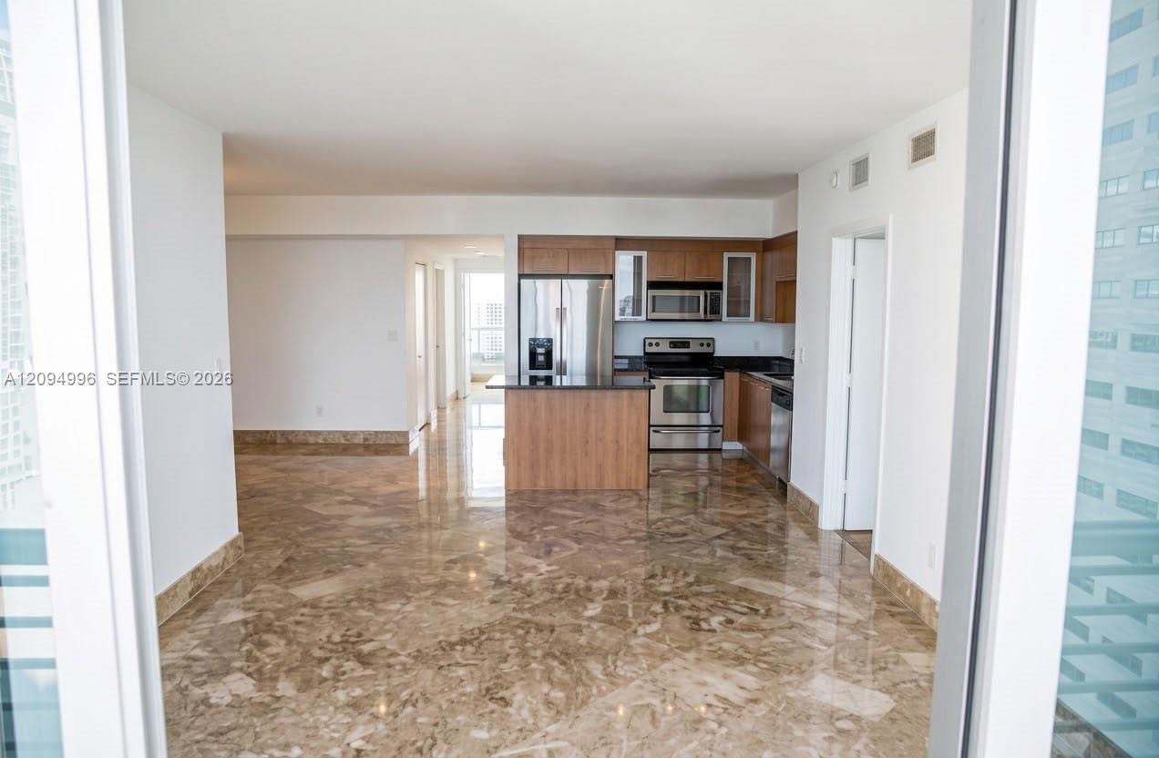 325 S Biscayne Blvd # 2722, Miami FL 33131 photo 3