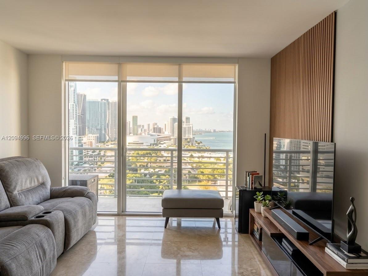325 S Biscayne Blvd # 2722, Miami FL 33131 photo 4