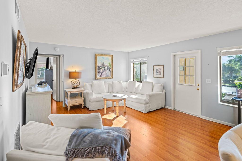 236 PINE HOV Circle # 2, FL 33463 photo 4