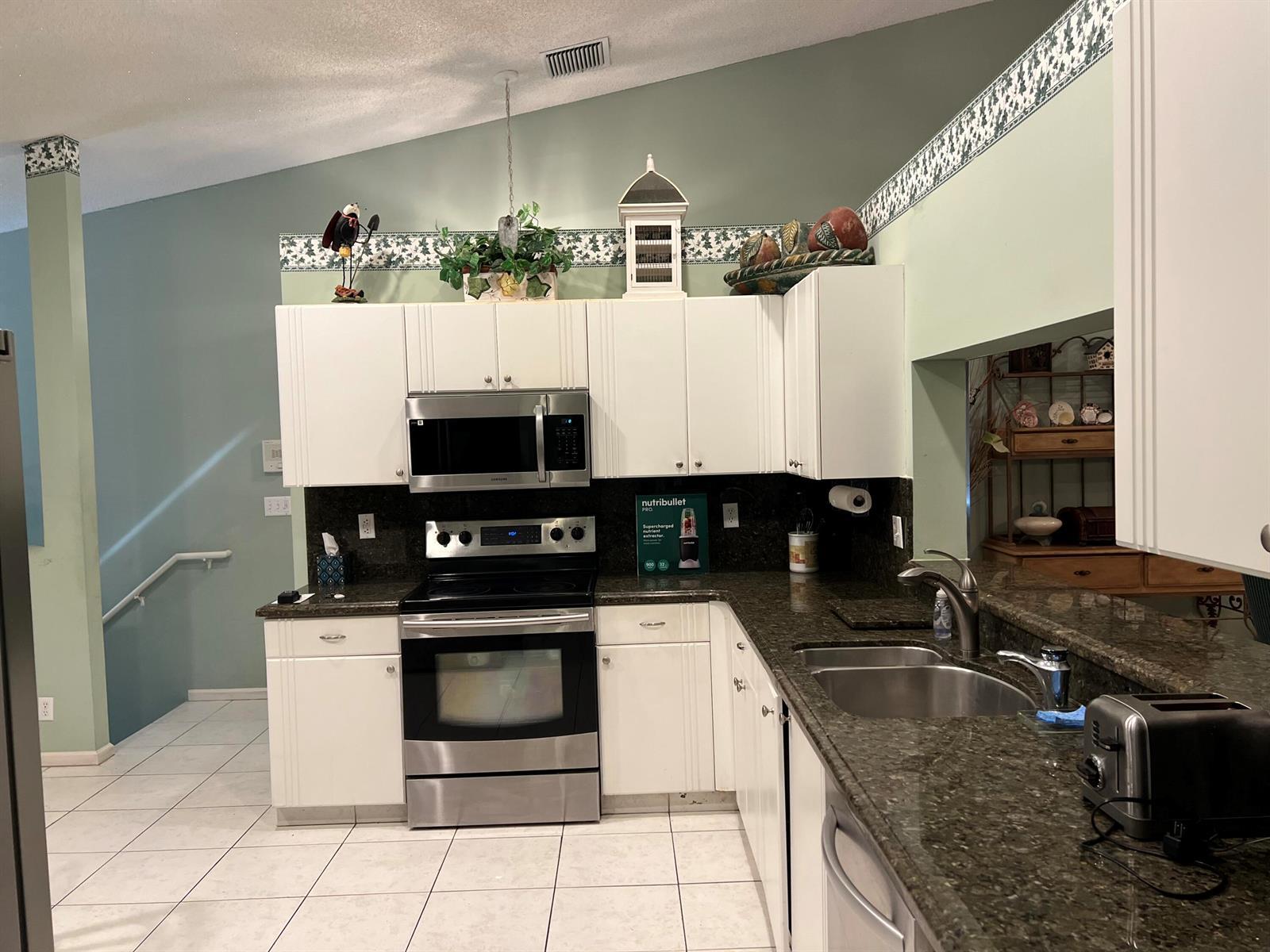 9632 SILLS Drive E # 204, Boynton Beach FL 33437 photo 3