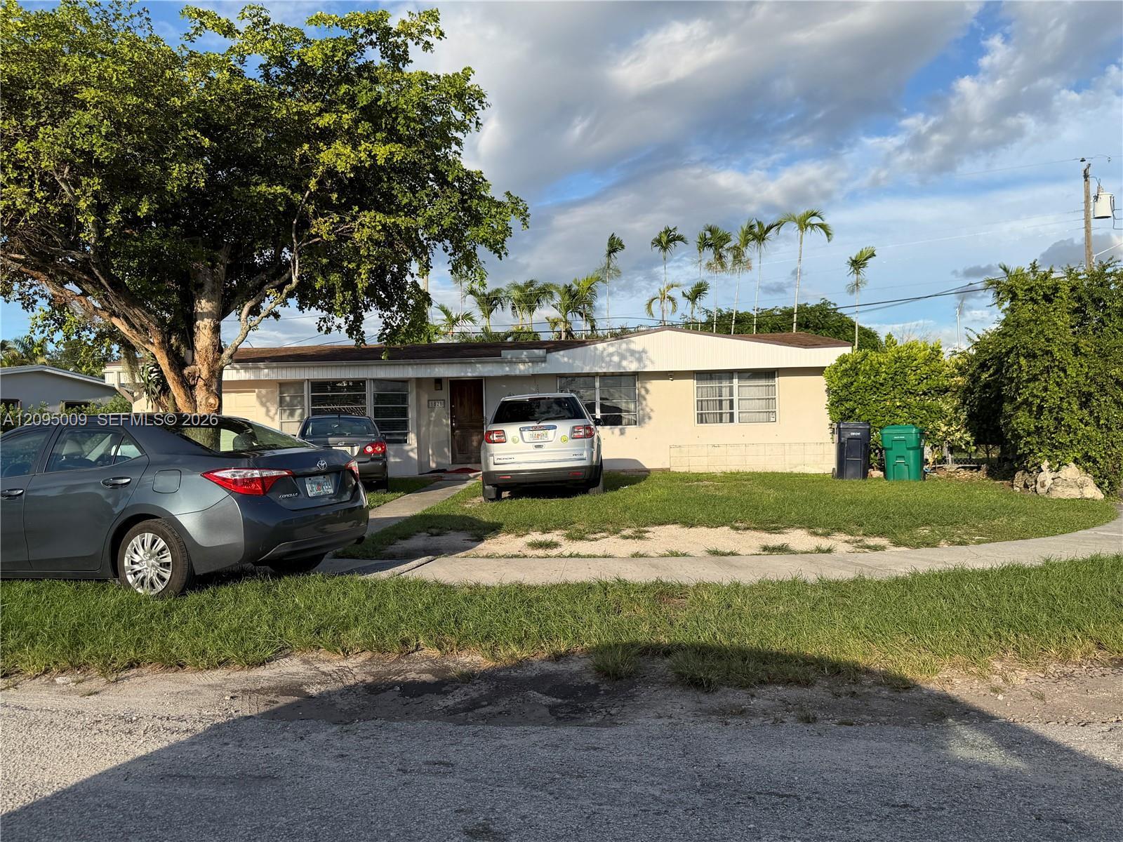 1821 SW 92nd Ct, Miami FL 33165 photo 3