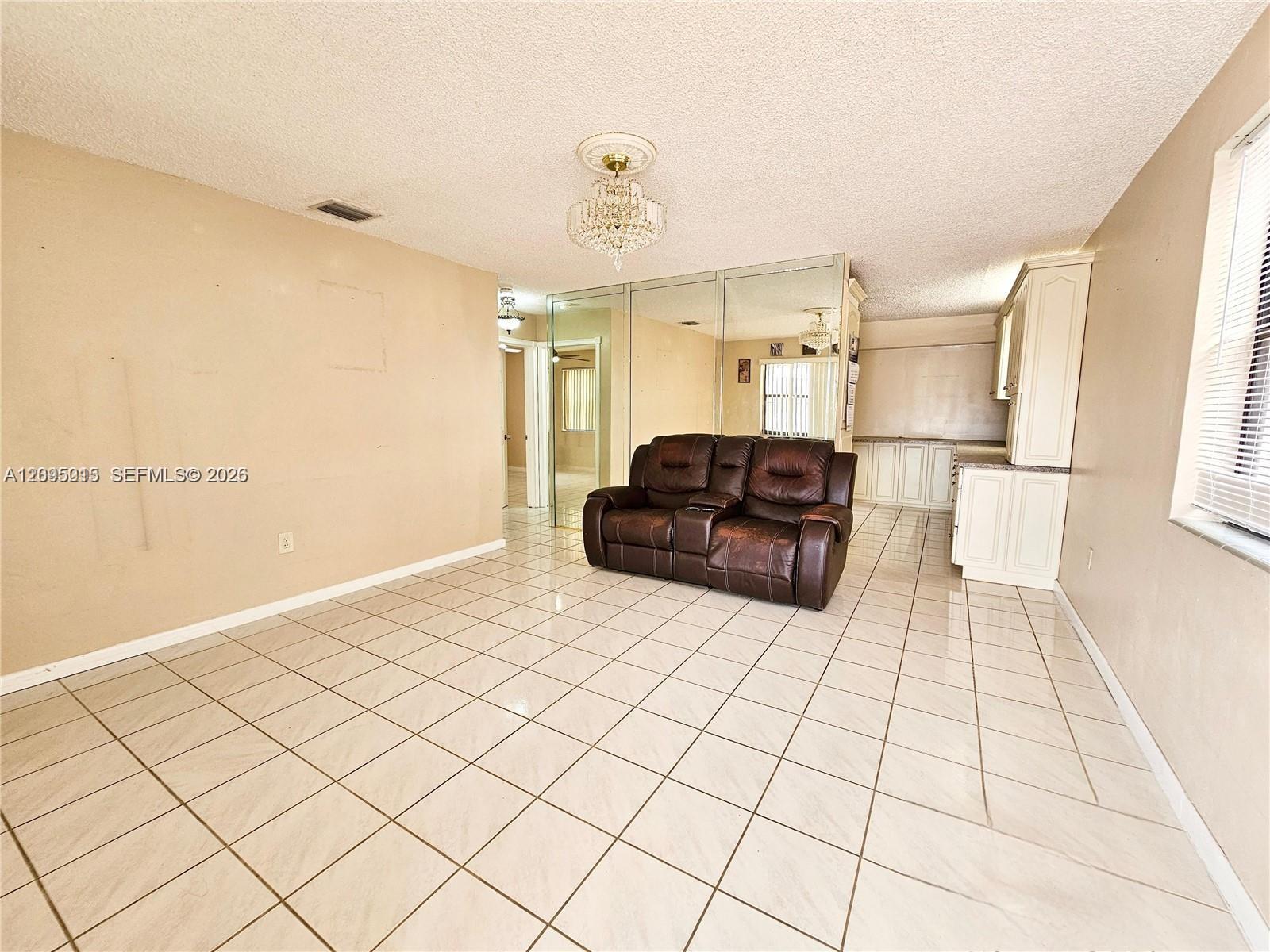 4596 E 8th Ct, Hialeah FL 33013 photo 3