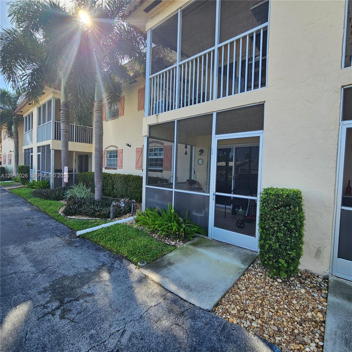 101 E Mcnab Rd # 204, Pompano Beach FL 33060