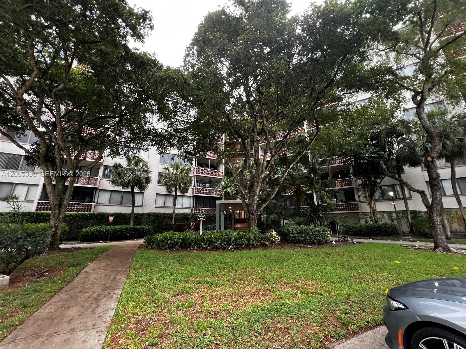 4222 Inverrary Blvd # 4305, Lauderhill FL 33319