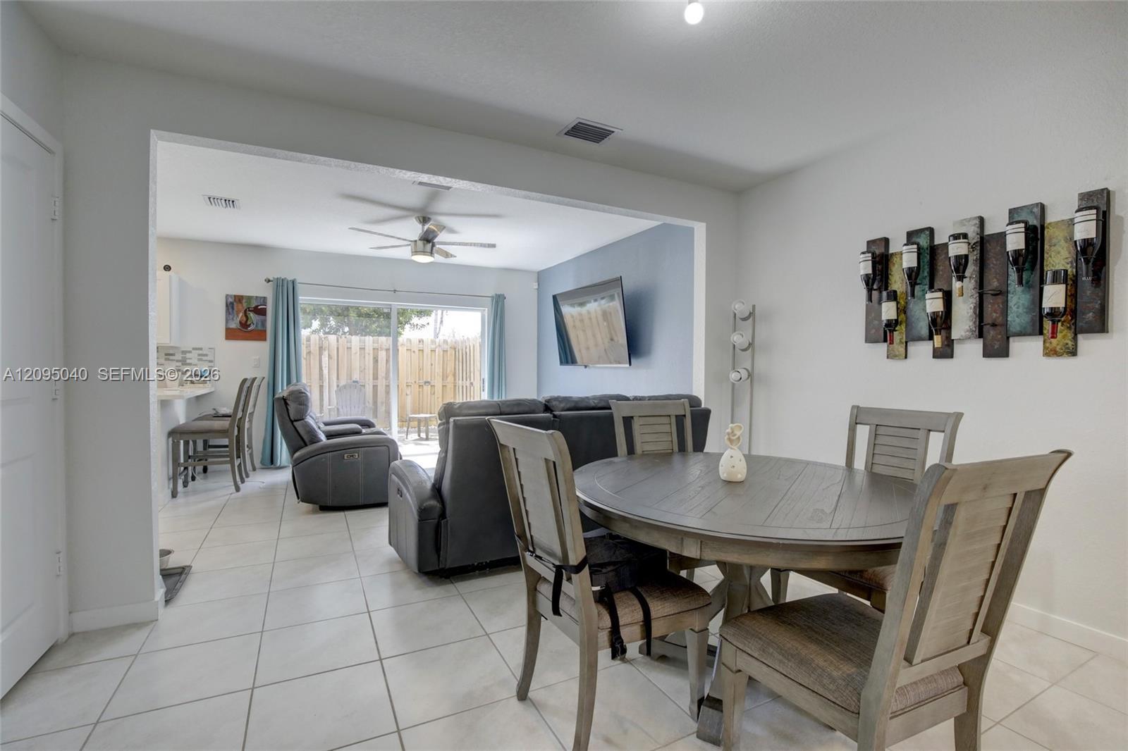 565 NE 5th Pl, Florida City FL 33034 photo 5