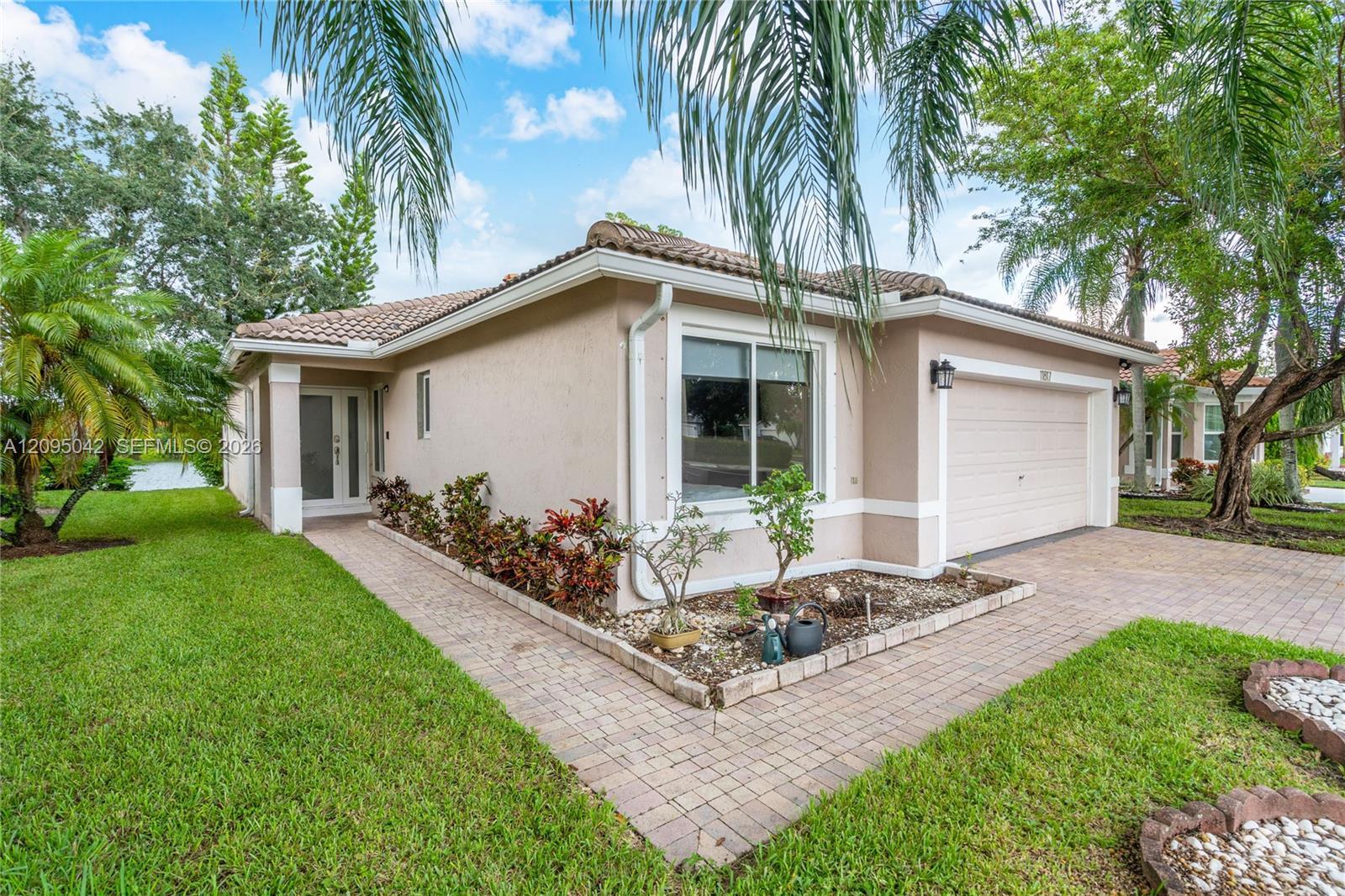 11817 SW 7th St, Pembroke Pines FL 33025 photo 3