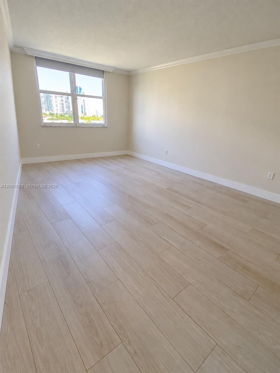 500 W Bayview Dr # 621, Sunny Isles Beach FL 33160 photo 2
