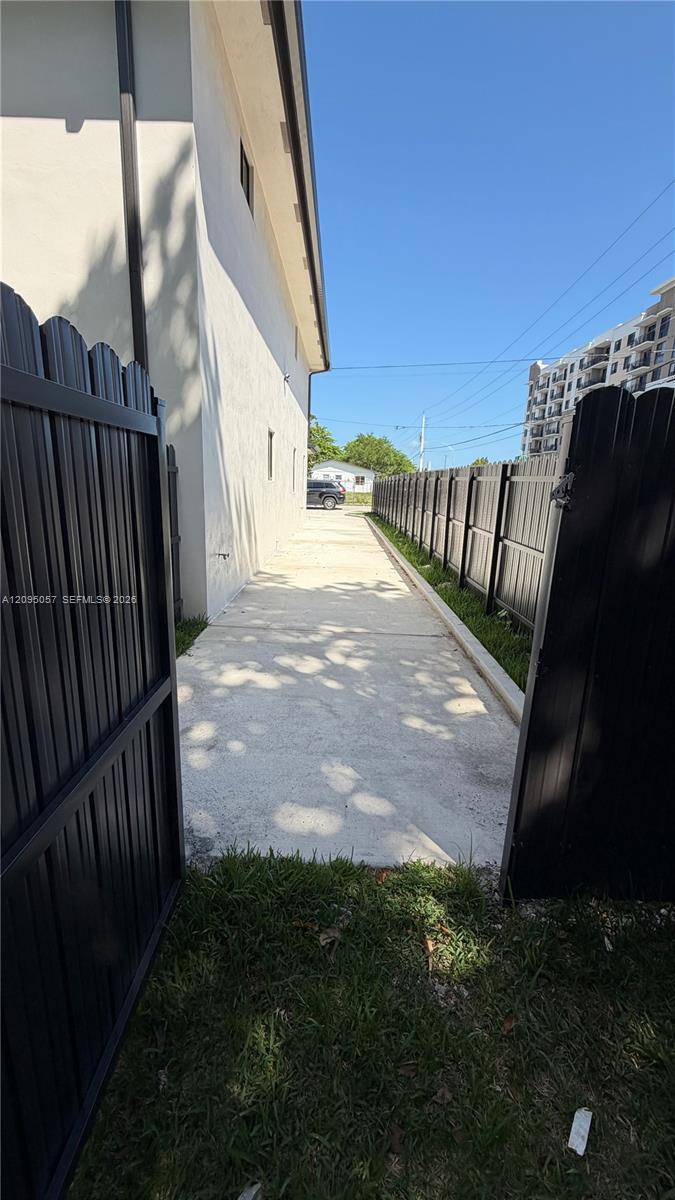 18340 SW 102 PL, Miami FL 33157 photo 2