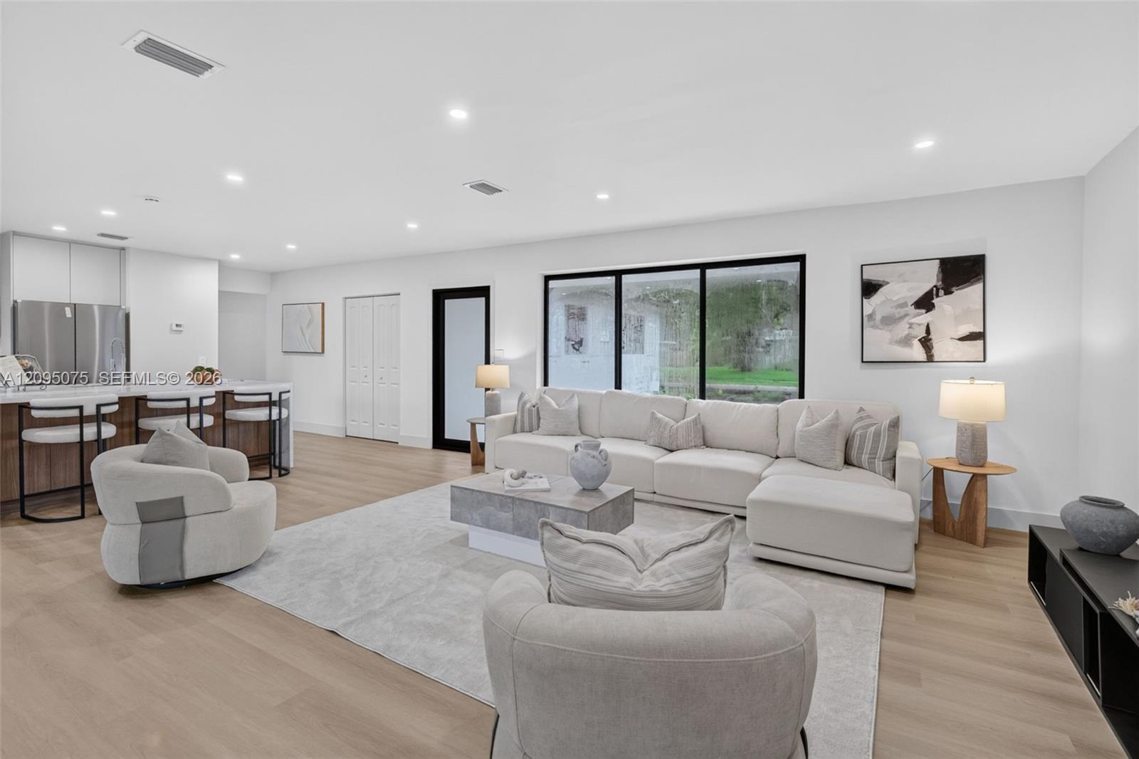 5349 Balsam Ter, Plantation FL 33317 photo 2