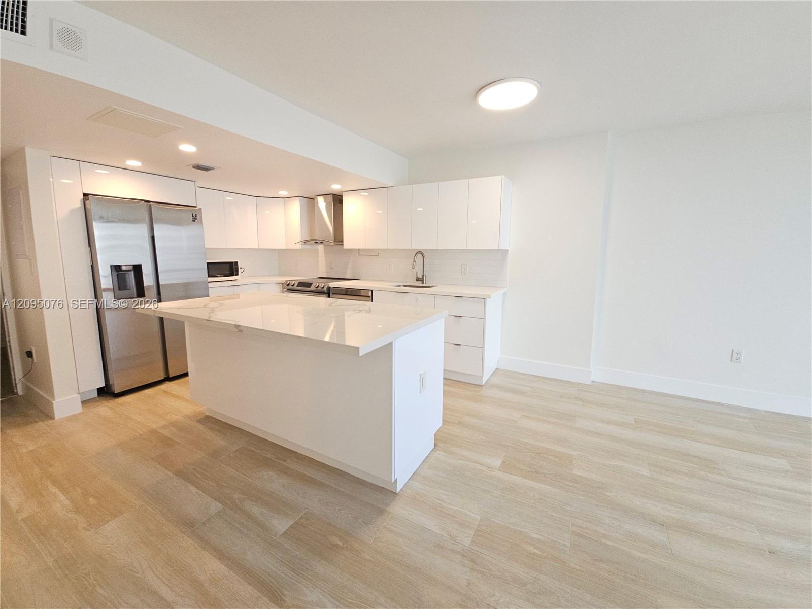401 Ocean Dr # 522, Miami Beach FL 33139 photo 3