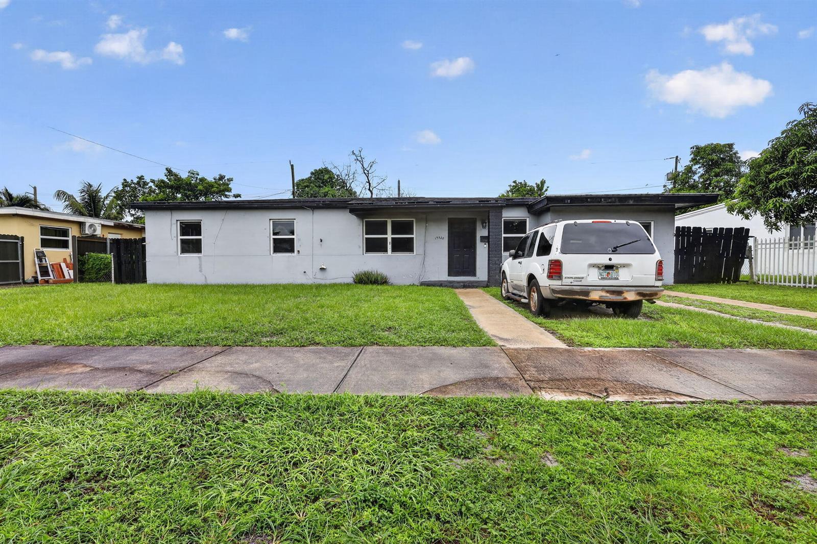 19320 NW 6TH Court, Miami Gardens FL 33169 photo 2