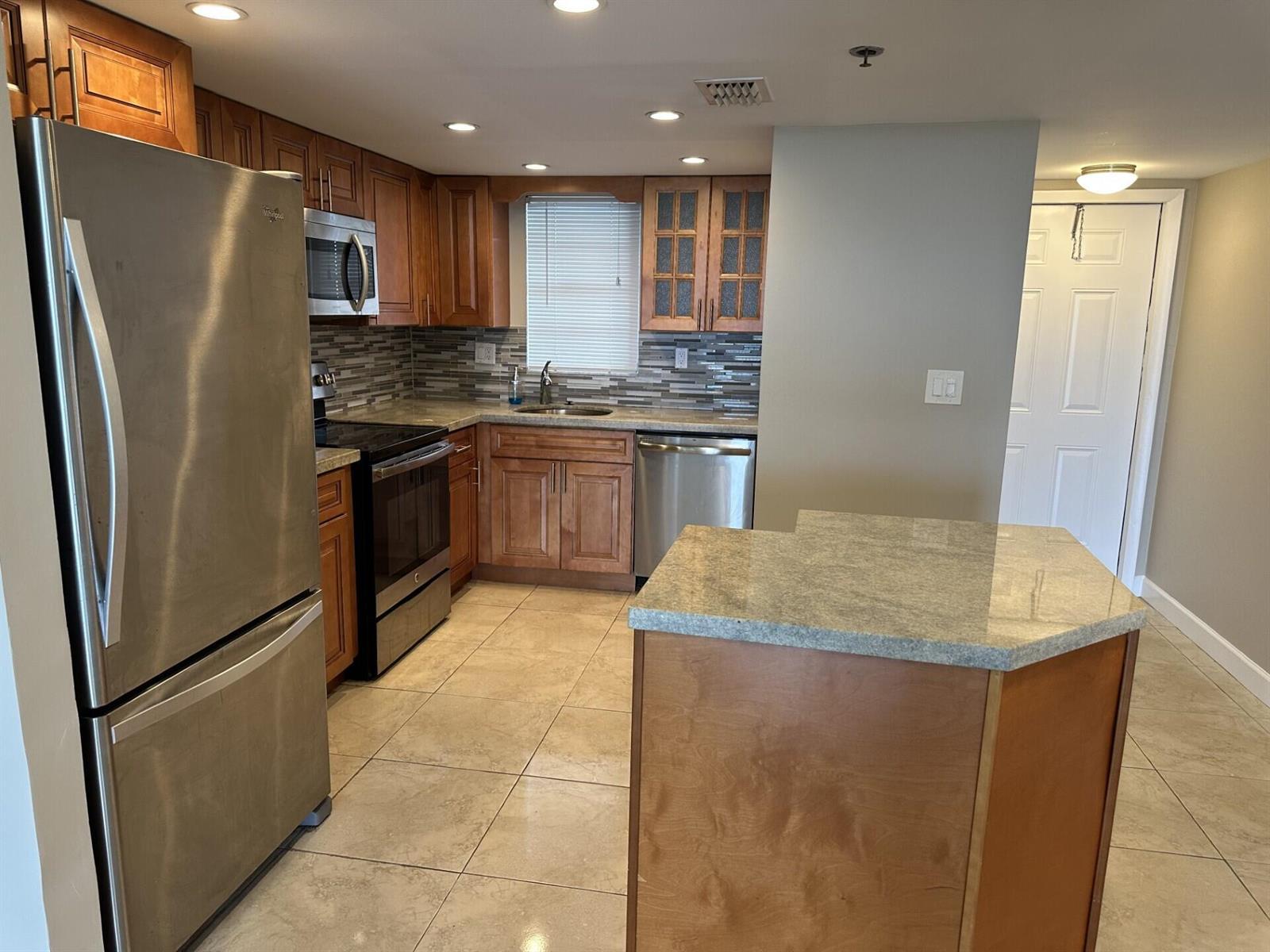 3001 W ROLLING HILLS Circle # 709, Davie FL 33328 photo 2
