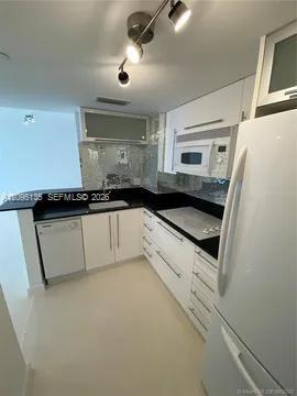 Miami, FL 33131 photo 5