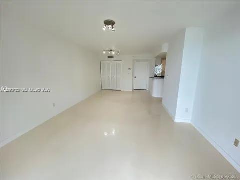 Miami, FL 33131 photo 4