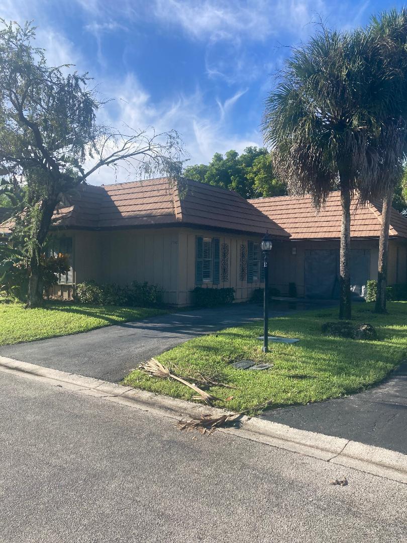 1950 COQUINA Way, Coral Springs FL 33071 photo 2