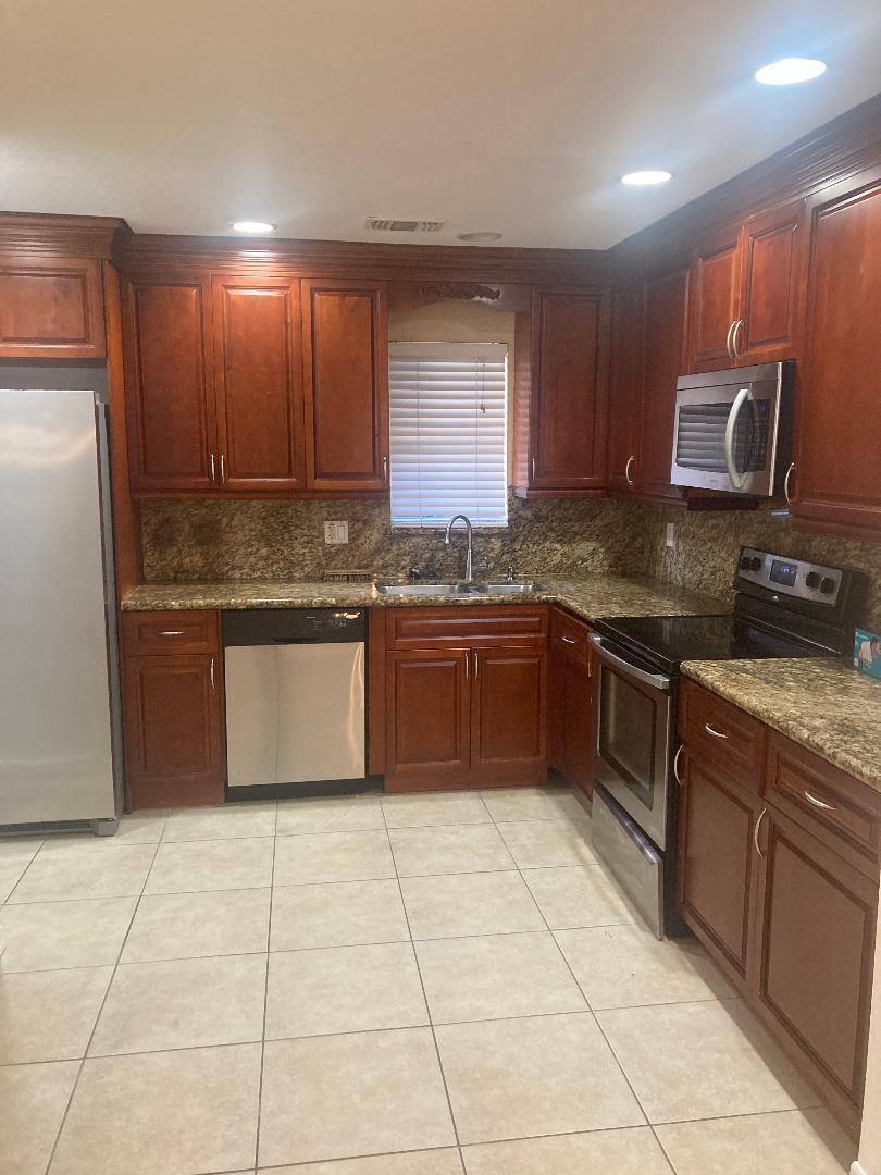 1950 COQUINA Way, Coral Springs FL 33071 photo 3