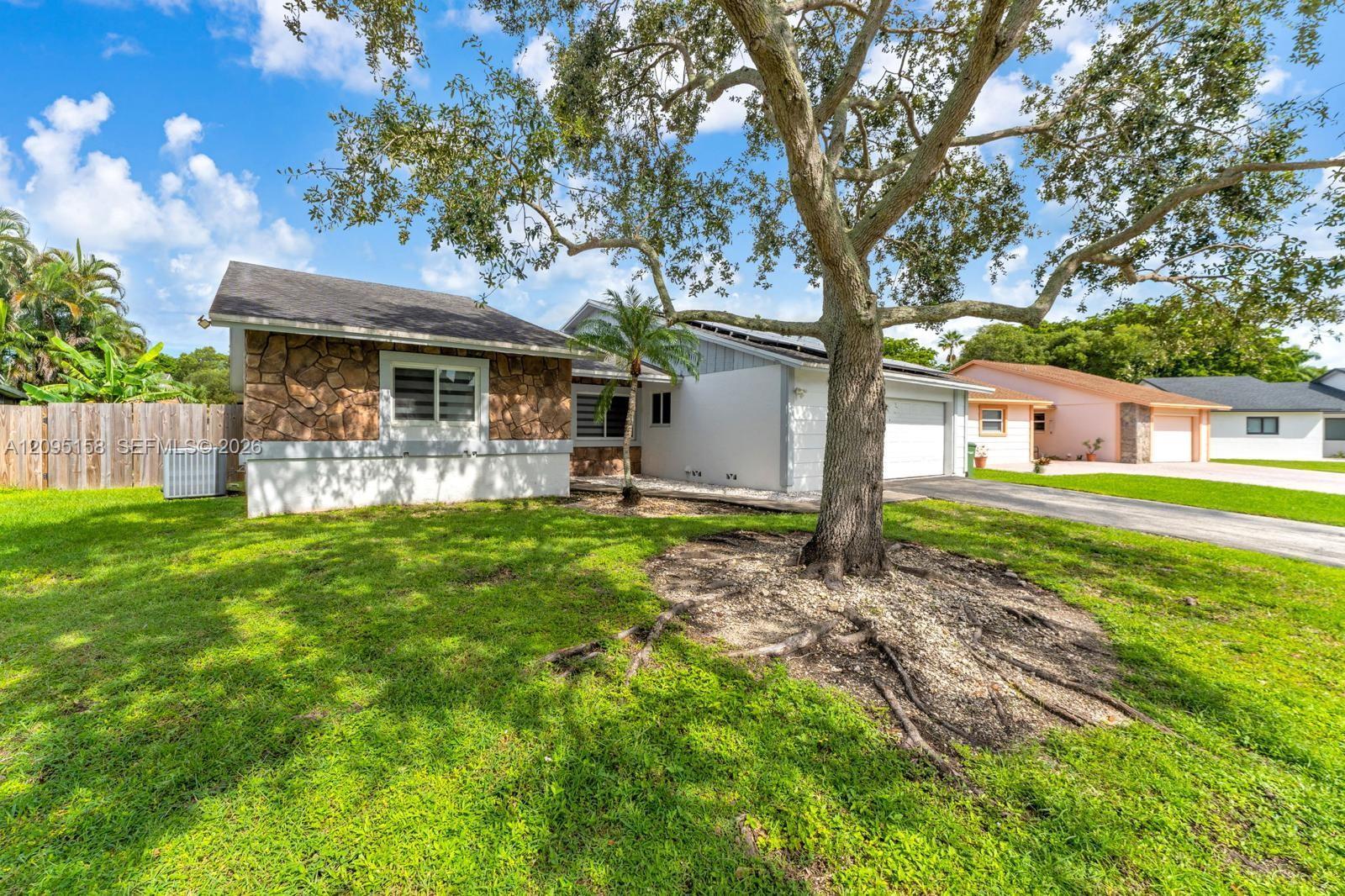 1661 N Goldeneye Ln, Homestead FL 33035 photo 2