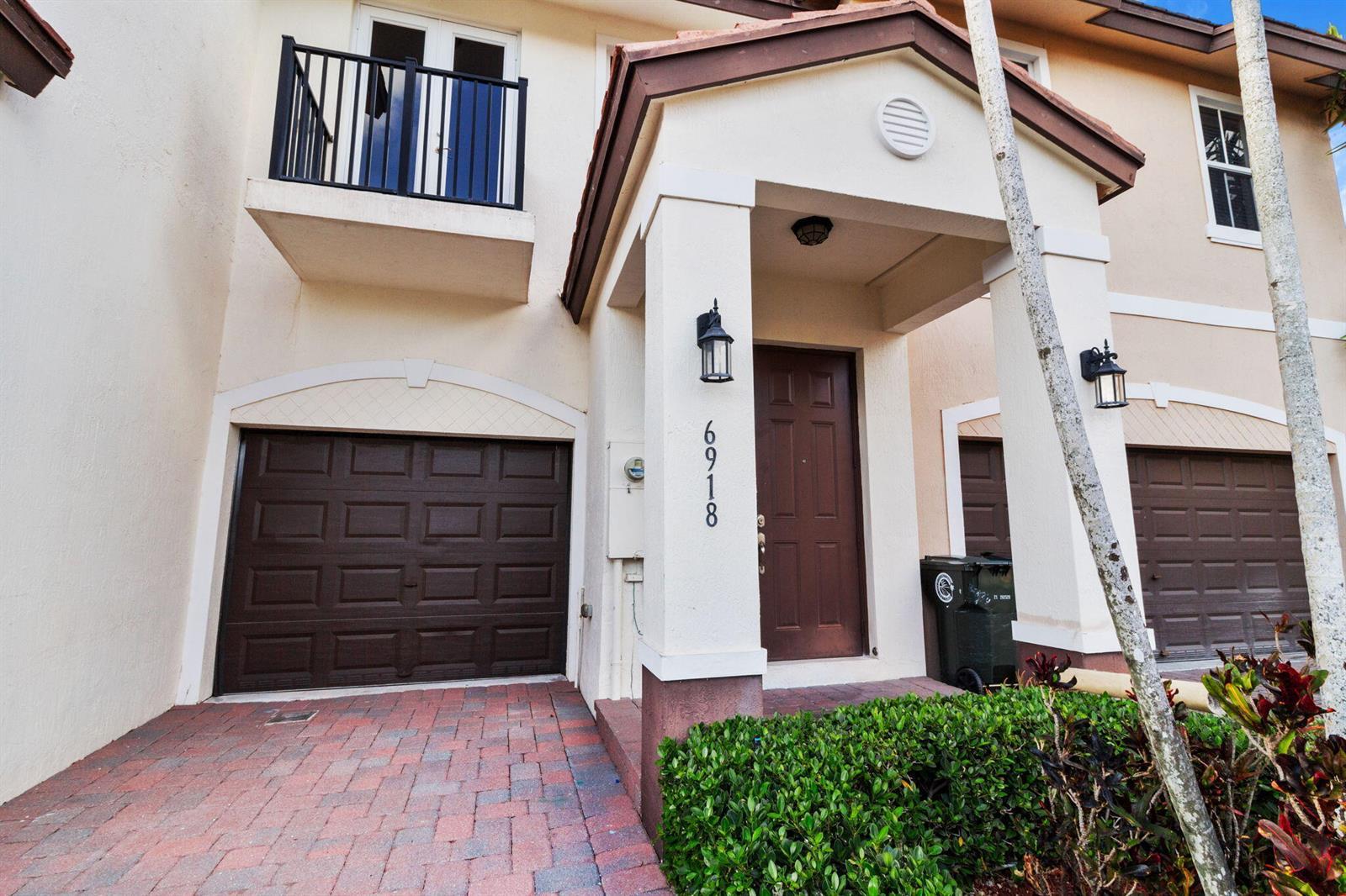 6918 LONG PINE Circle, Coconut Creek FL 33073 photo 2