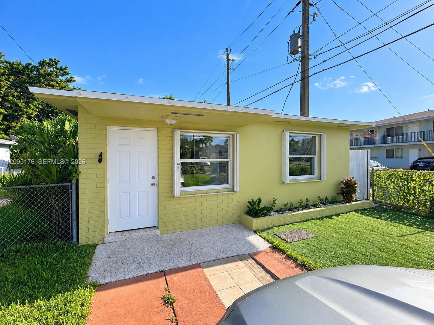 7358 SW 23rd St # 1, Miami FL 33155
