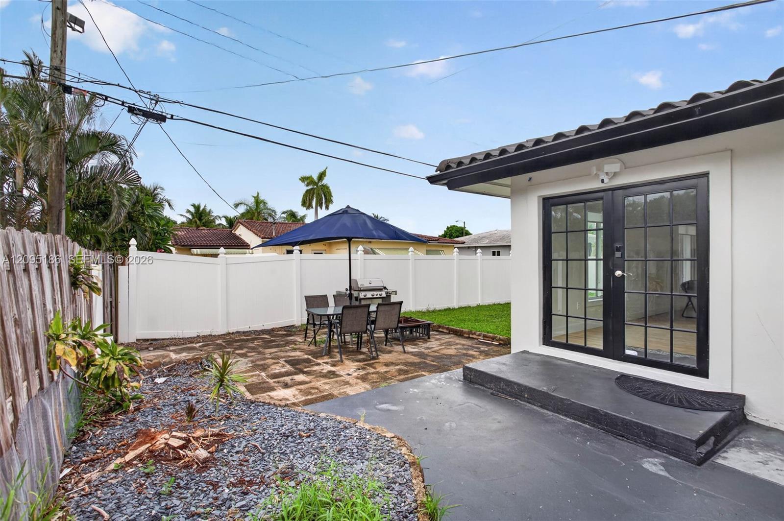 2545 SE 2nd Ct, Pompano Beach FL 33062 photo 3