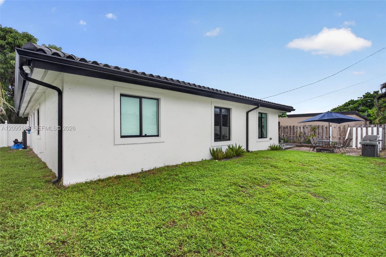 2545 SE 2nd Ct, Pompano Beach FL 33062 photo 5