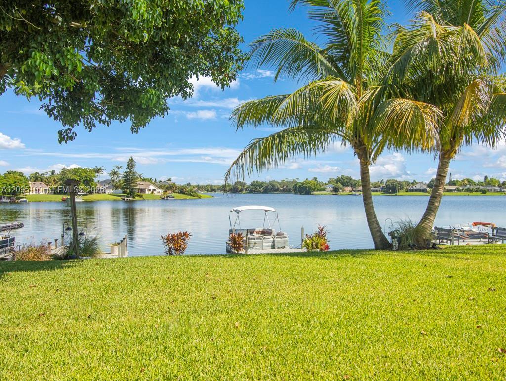 12911 Upper Cove Dr, Wellington FL 33414 photo 4