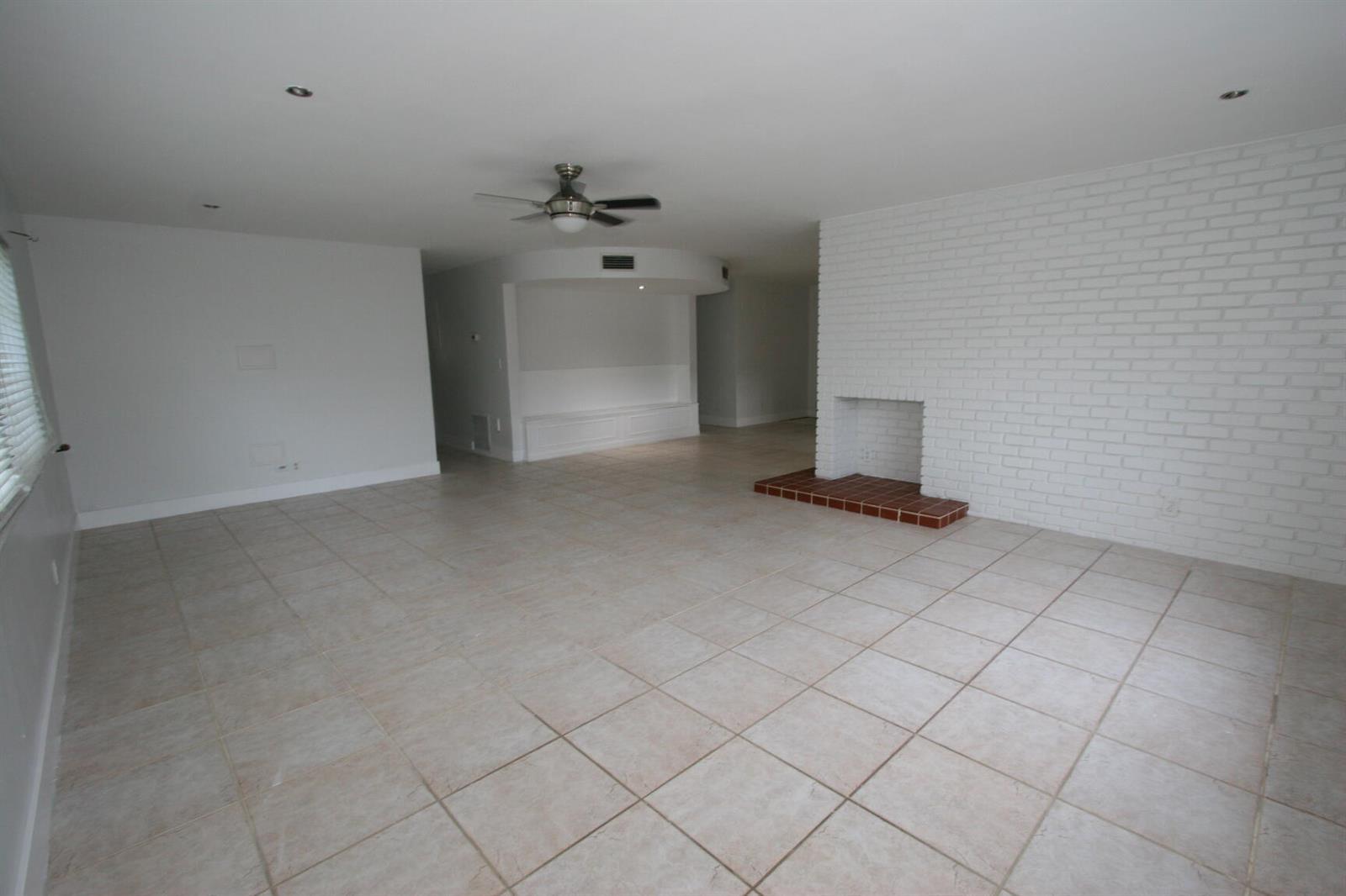 1040 CRYSTAL LAKE Drive # 1, Deerfield Beach FL 33064 photo 5