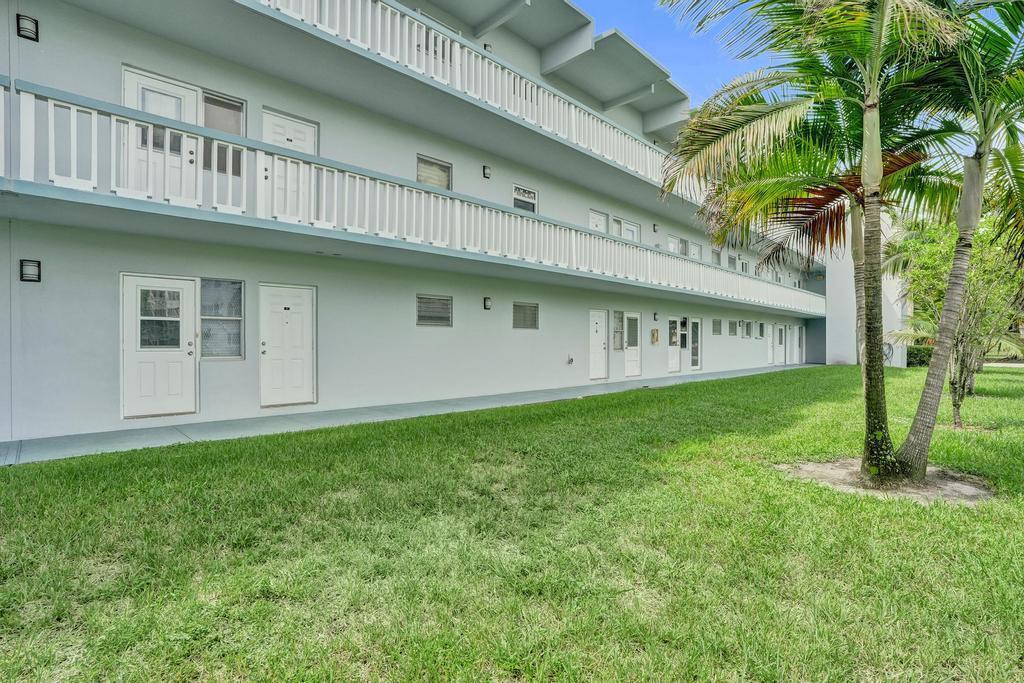 2200 Park Lane Unit 111, Hollywood FL 33021 photo 3