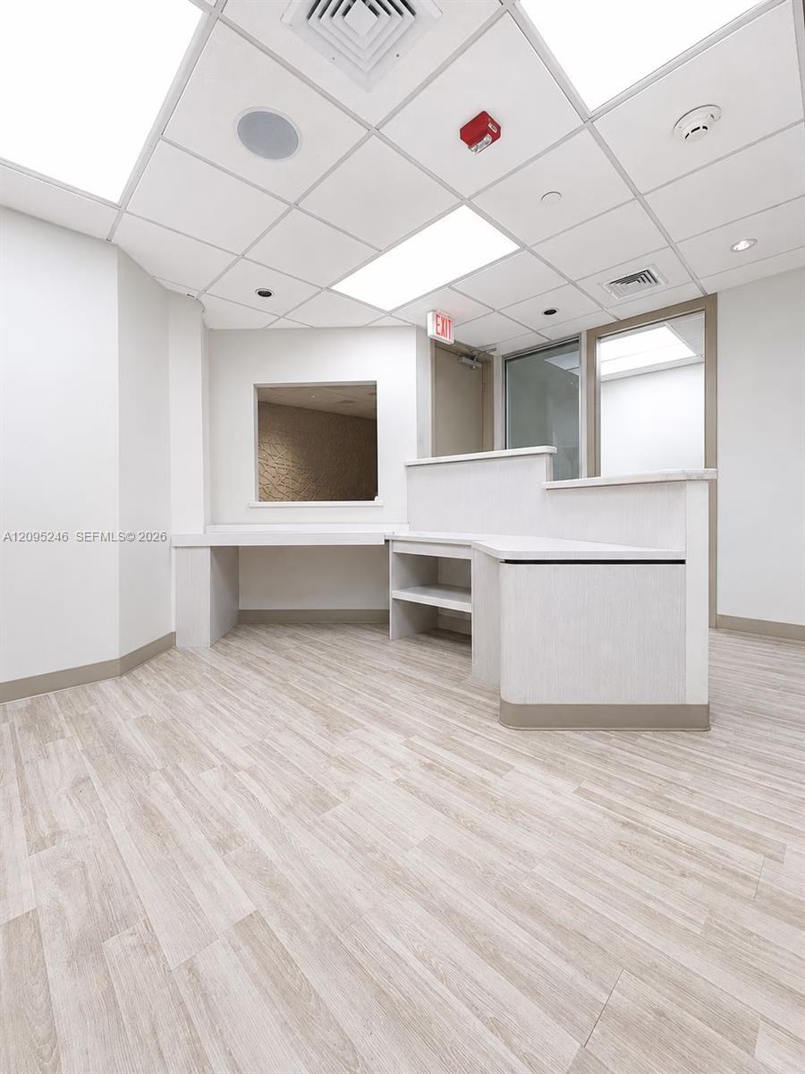 400 W 41st St # 412, Miami Beach FL 33140 photo 2