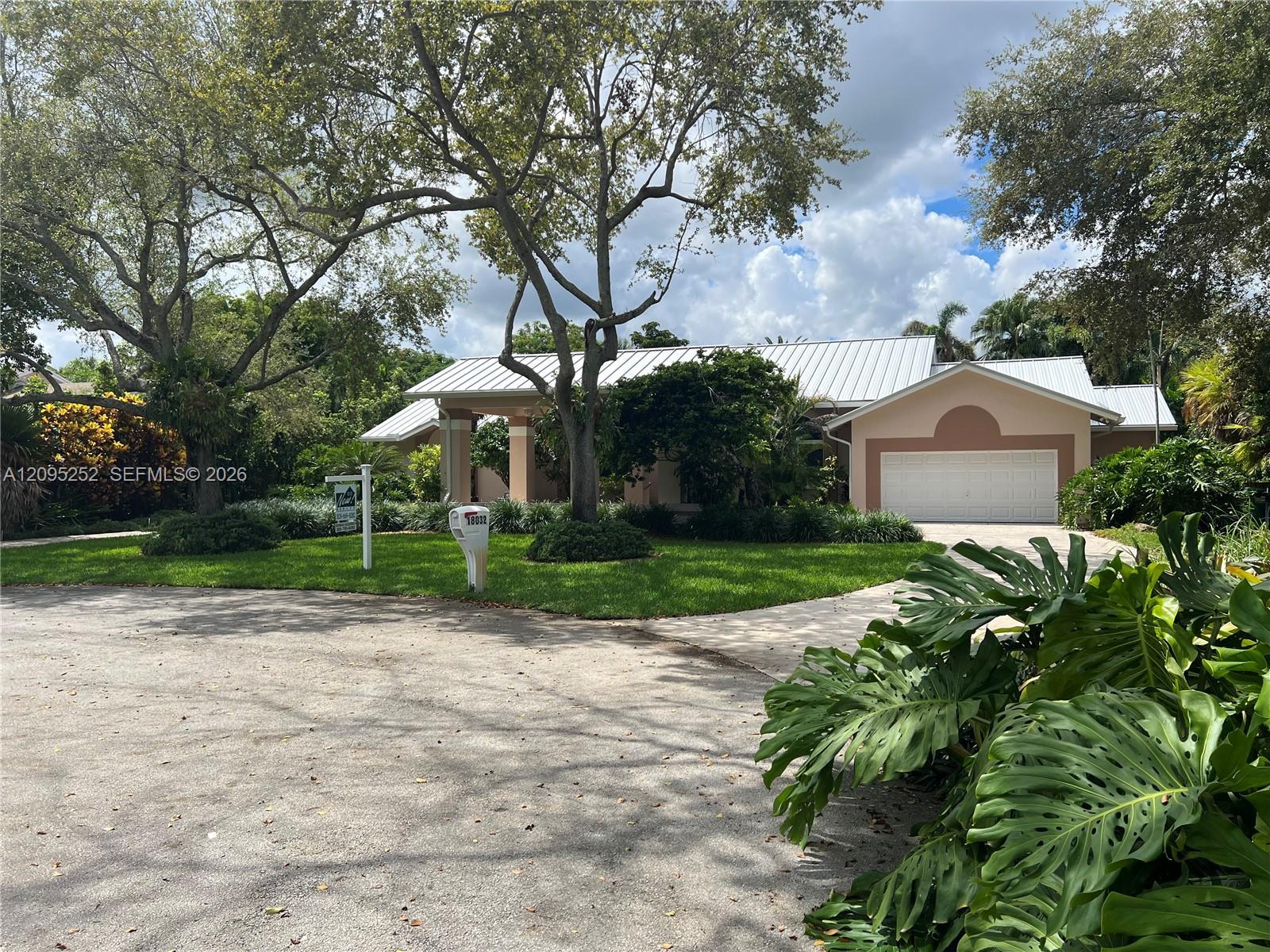 18032 SW 82nd Ct, Palmetto Bay FL 33157 photo 3