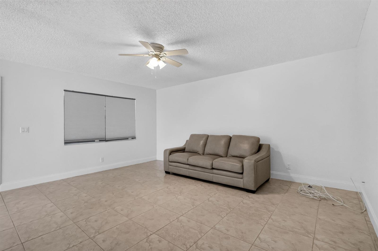 318 Normandy G # 318, Delray Beach FL 33484 photo 4